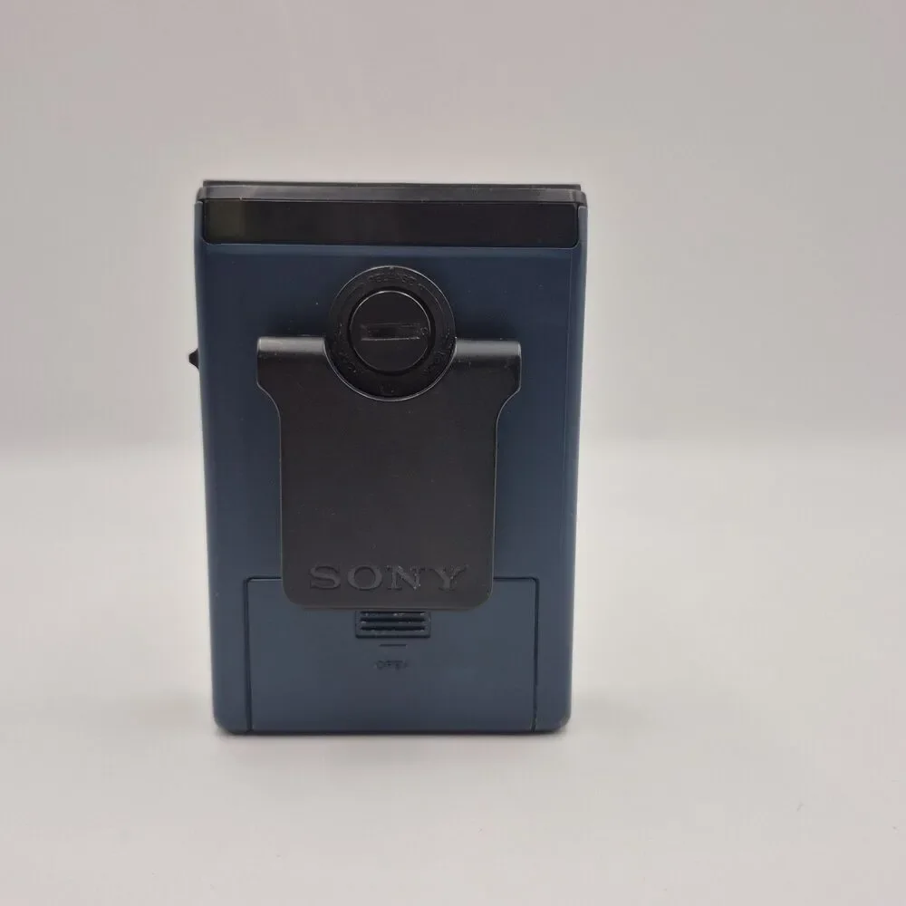 Sony Walkman Am/FM Radio SRF-22W